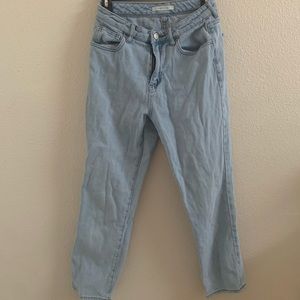 PACSUN LIGHT WASH MOM JEANS